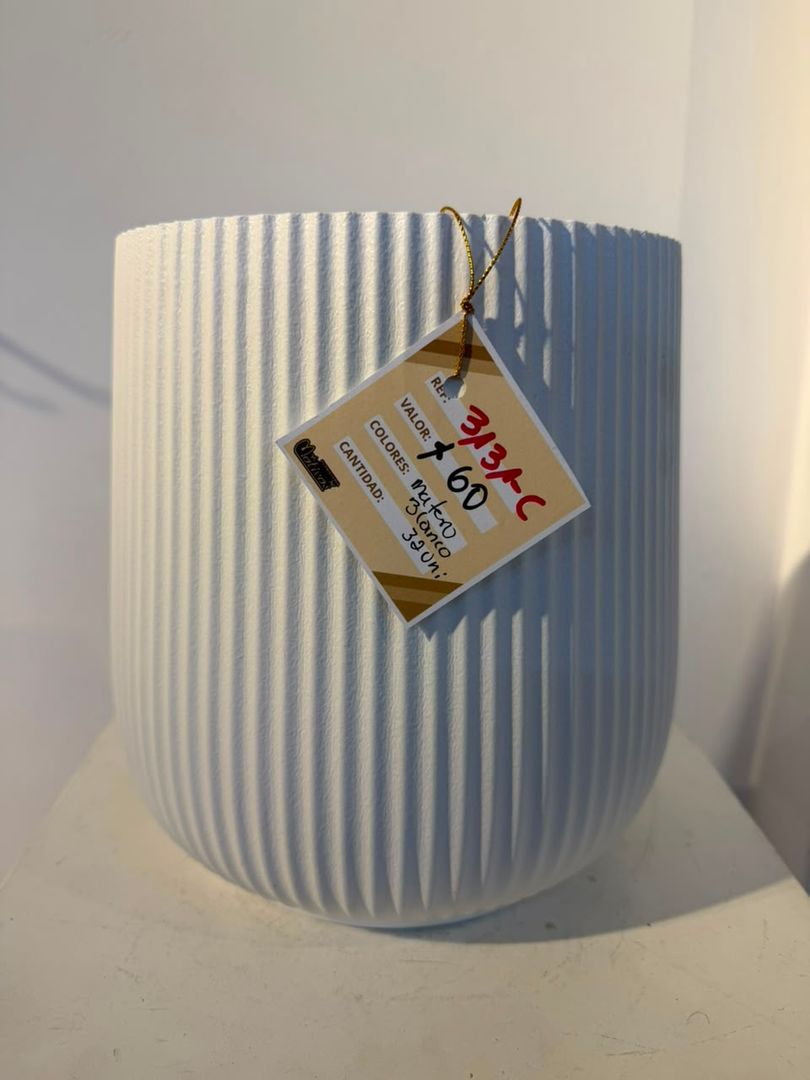 MATERO TALLADO PLASTICO PEQUEÑO BLANCO