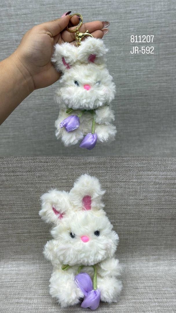 LLAVERO DE CONEJITO CON FLORES