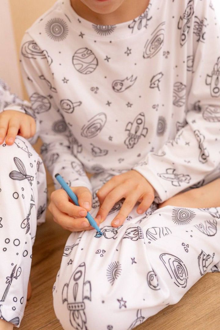 PIJAMA PINTABLE ESPACIAL