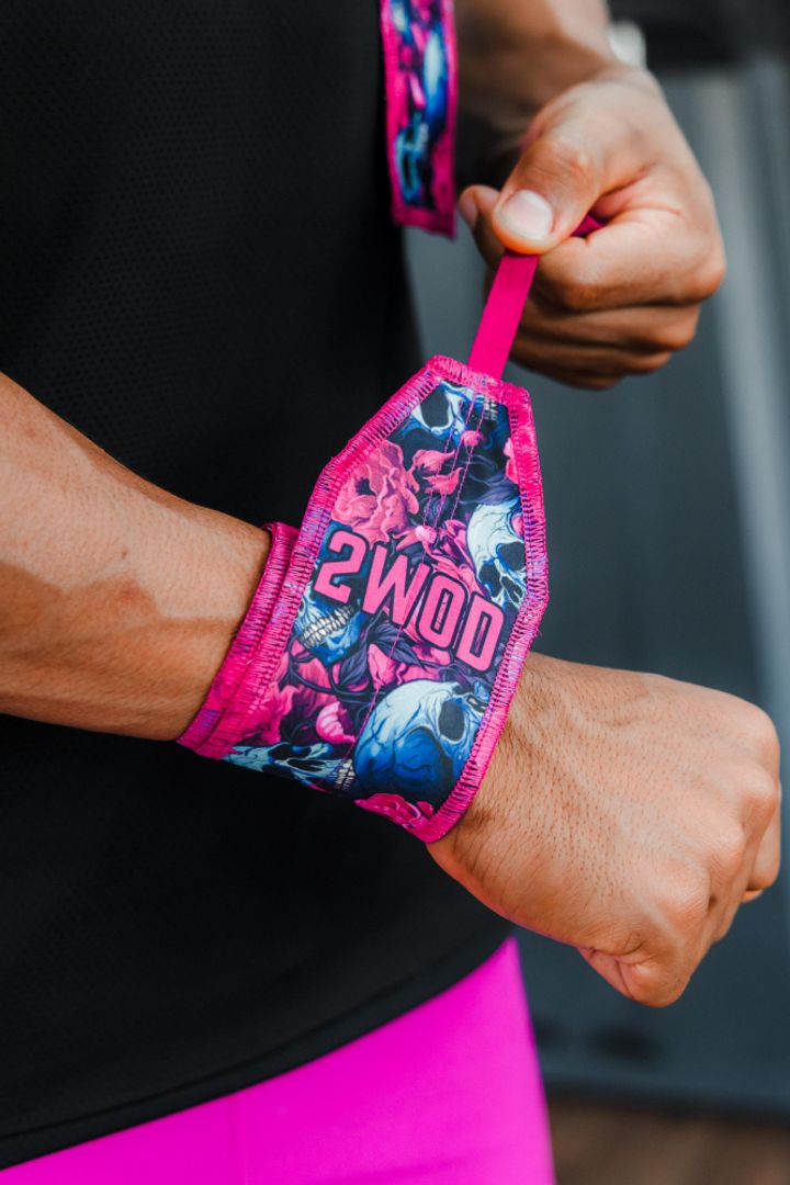  MUÑEQUERAS FIJAS SKULL FUCSIA 