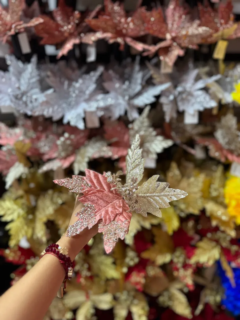 Flor navideña mediana 2x 5.000