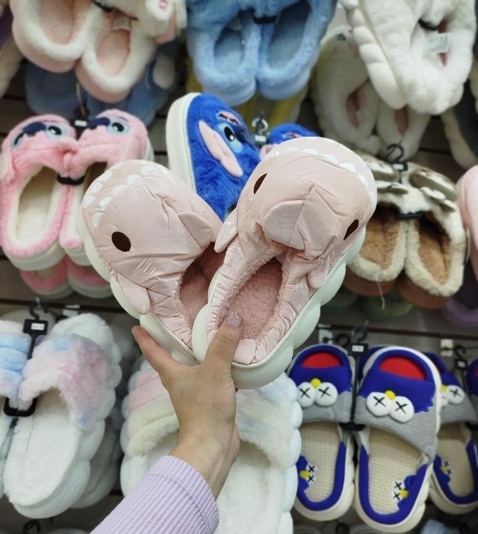 PANTUFLAS TIBURON ROSADO