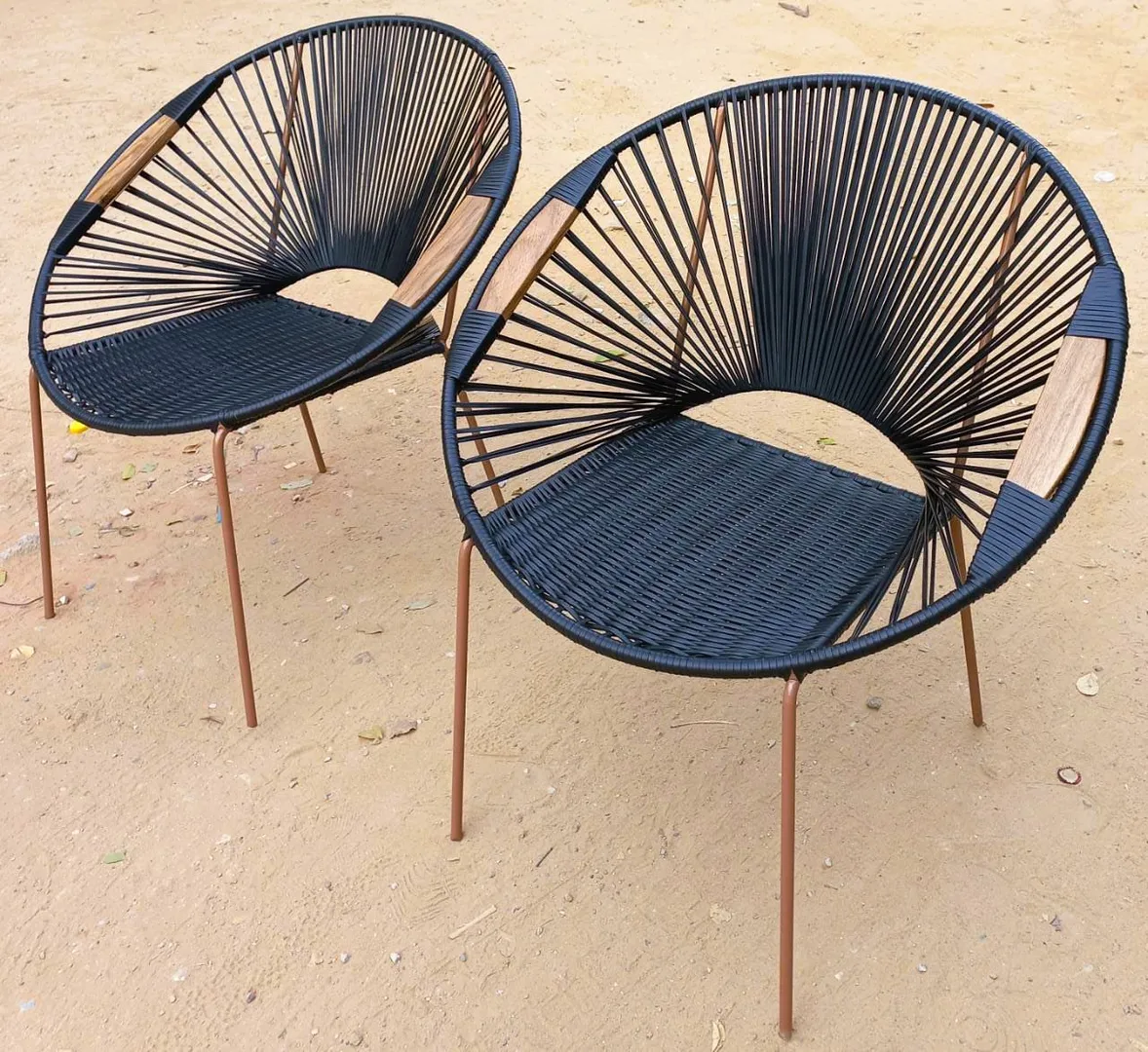 Silla Isabel con brazos de madera