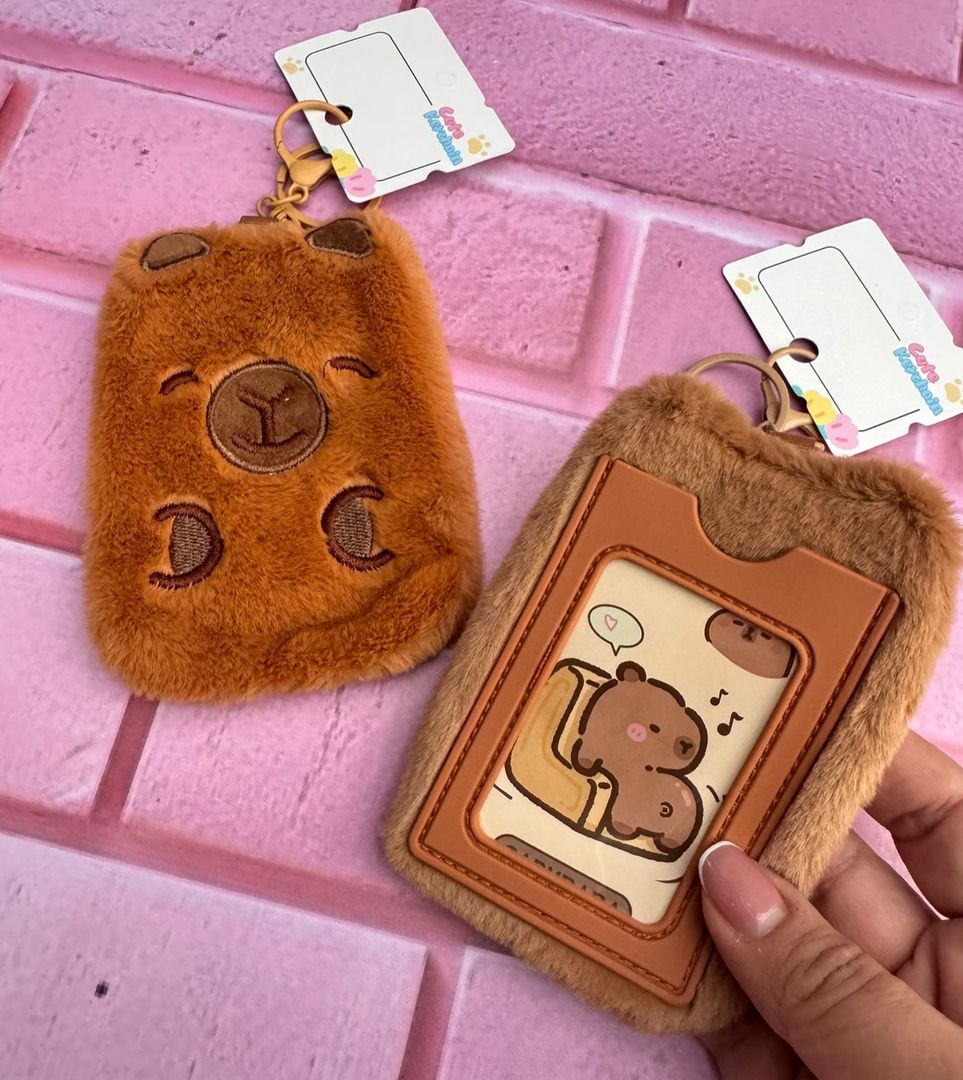 Portacarnet peluche capibara 