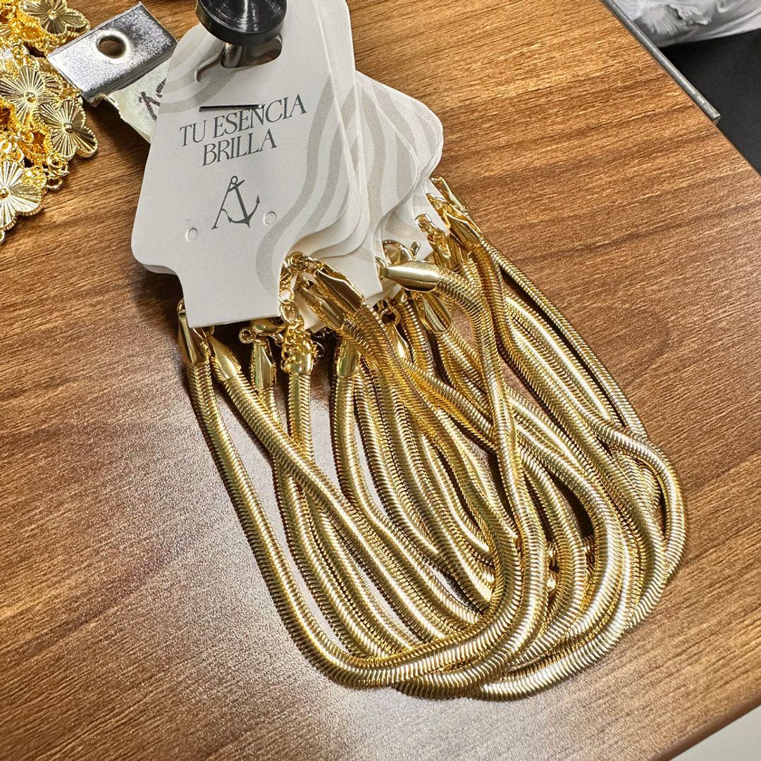 Pulsera plana dorada 