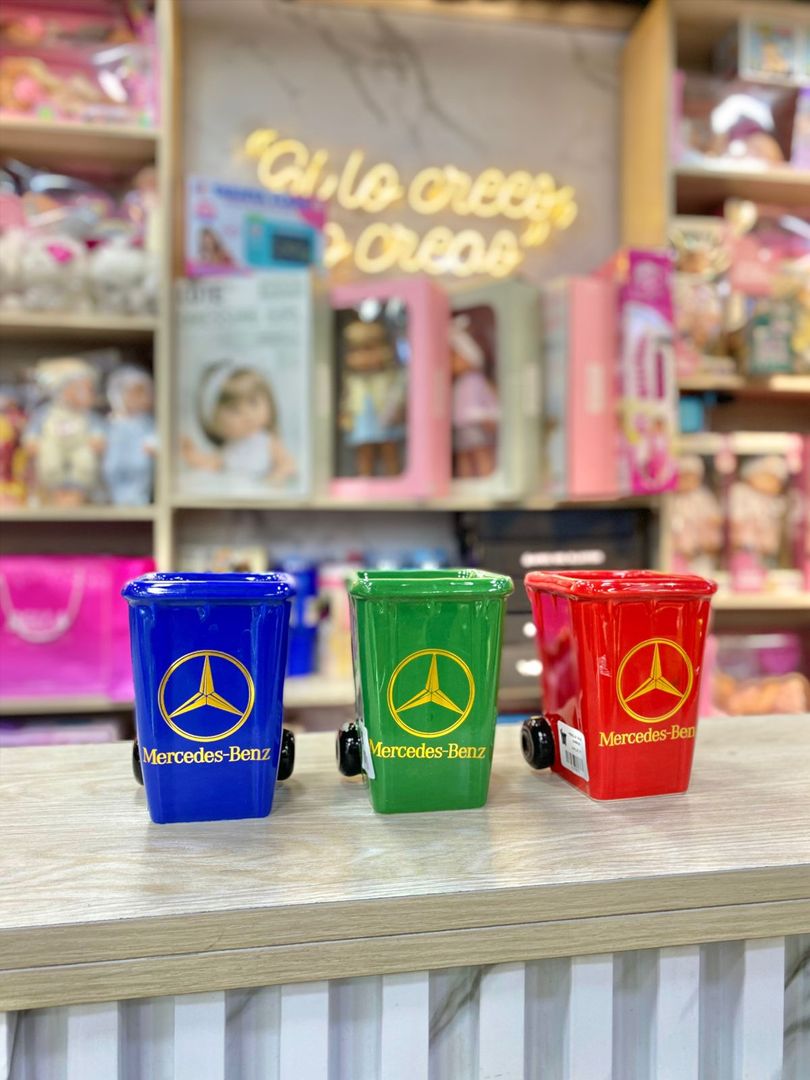 TAZA MERCEDES-BENZ CON RUEDAS 