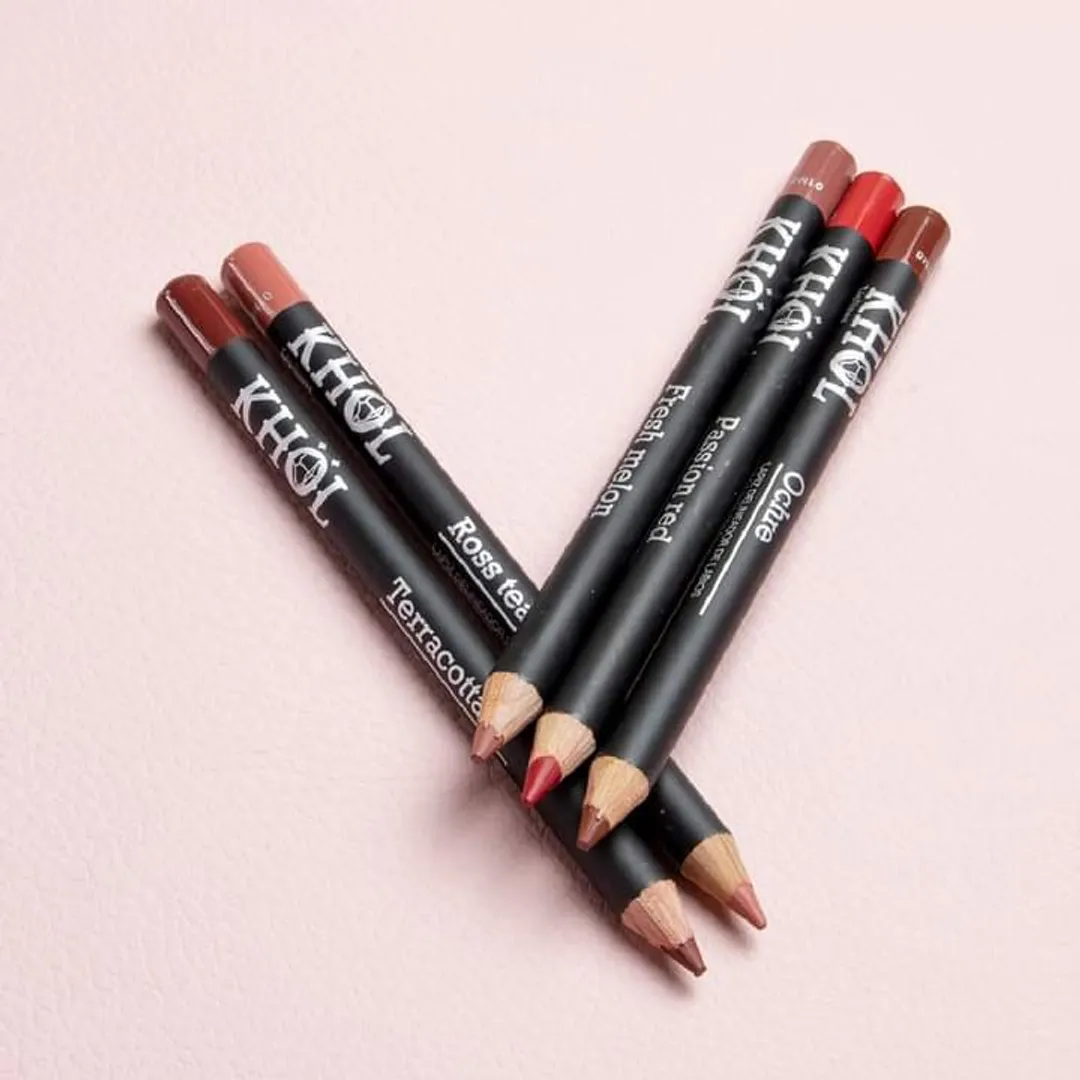 LAPIZ DE LABIOS KHOL