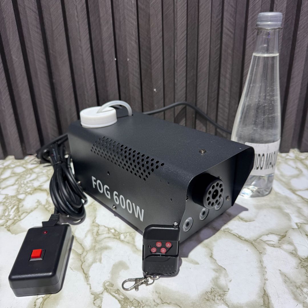 MÁQUINA DE HUMO 600 W 
