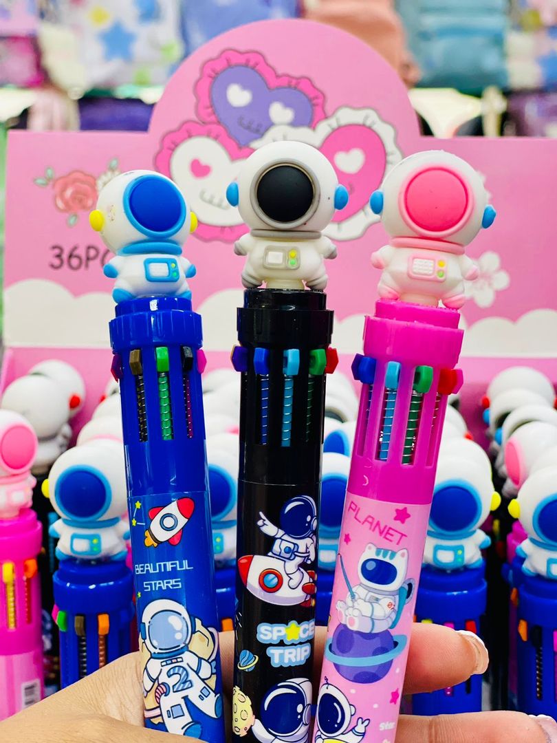 ESPERO DONA Y ASTRONAUTA