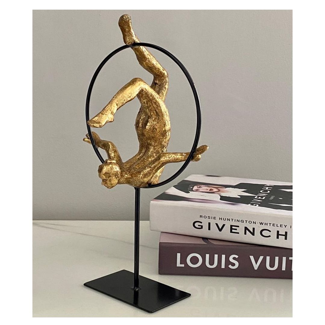 Adorno dorado de escritorio