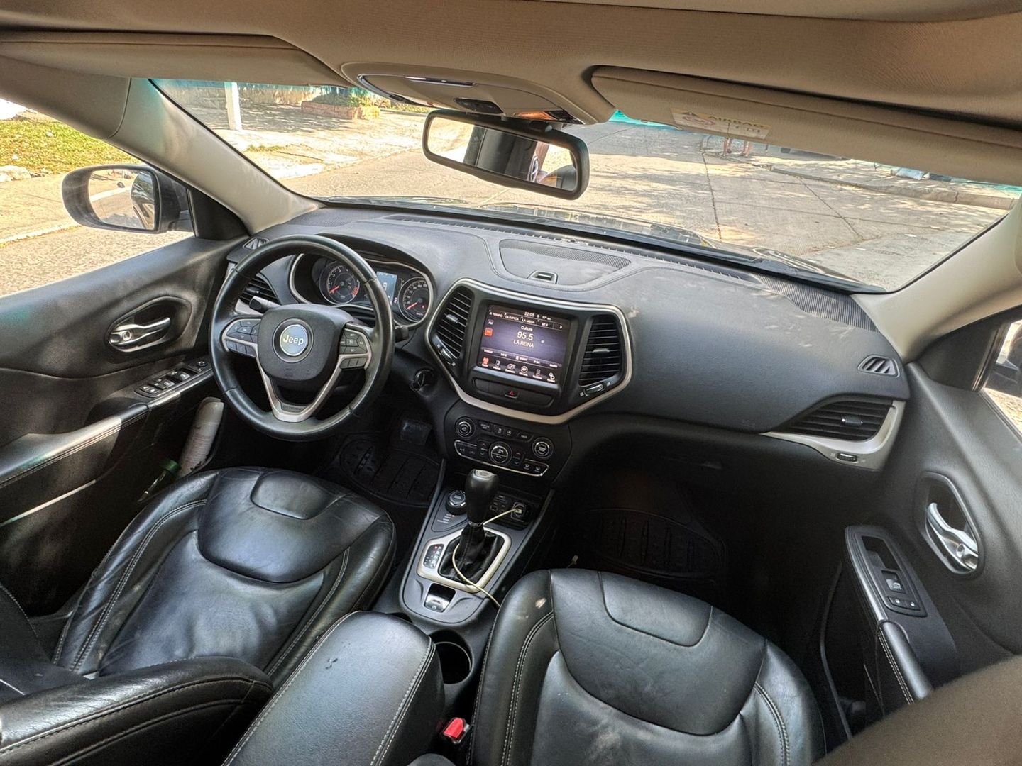 JEEP CHEROKEE 3.2L AUT 4X4 2015 LONGITUDE