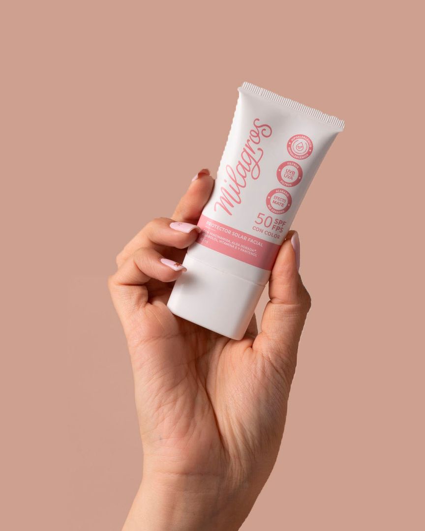 PROTECTOR SOLAR FACIAL CON COLOR