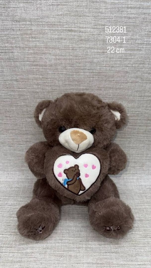 OSO MARRÓN CON CORAZÓN 22 CM