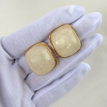 Imagen del producto Arete cuadro semicurvo