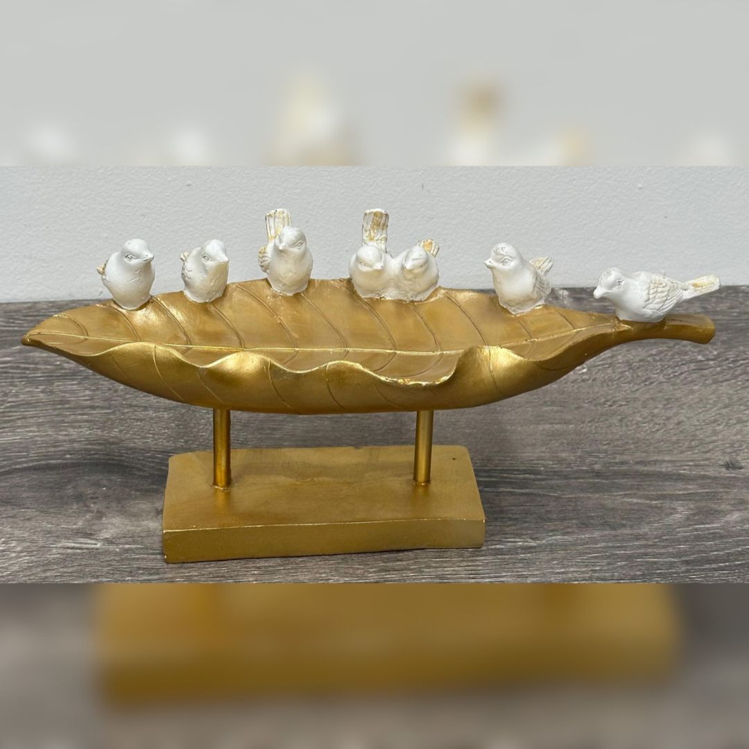 Figura hoja dorada y pajaritos blancos