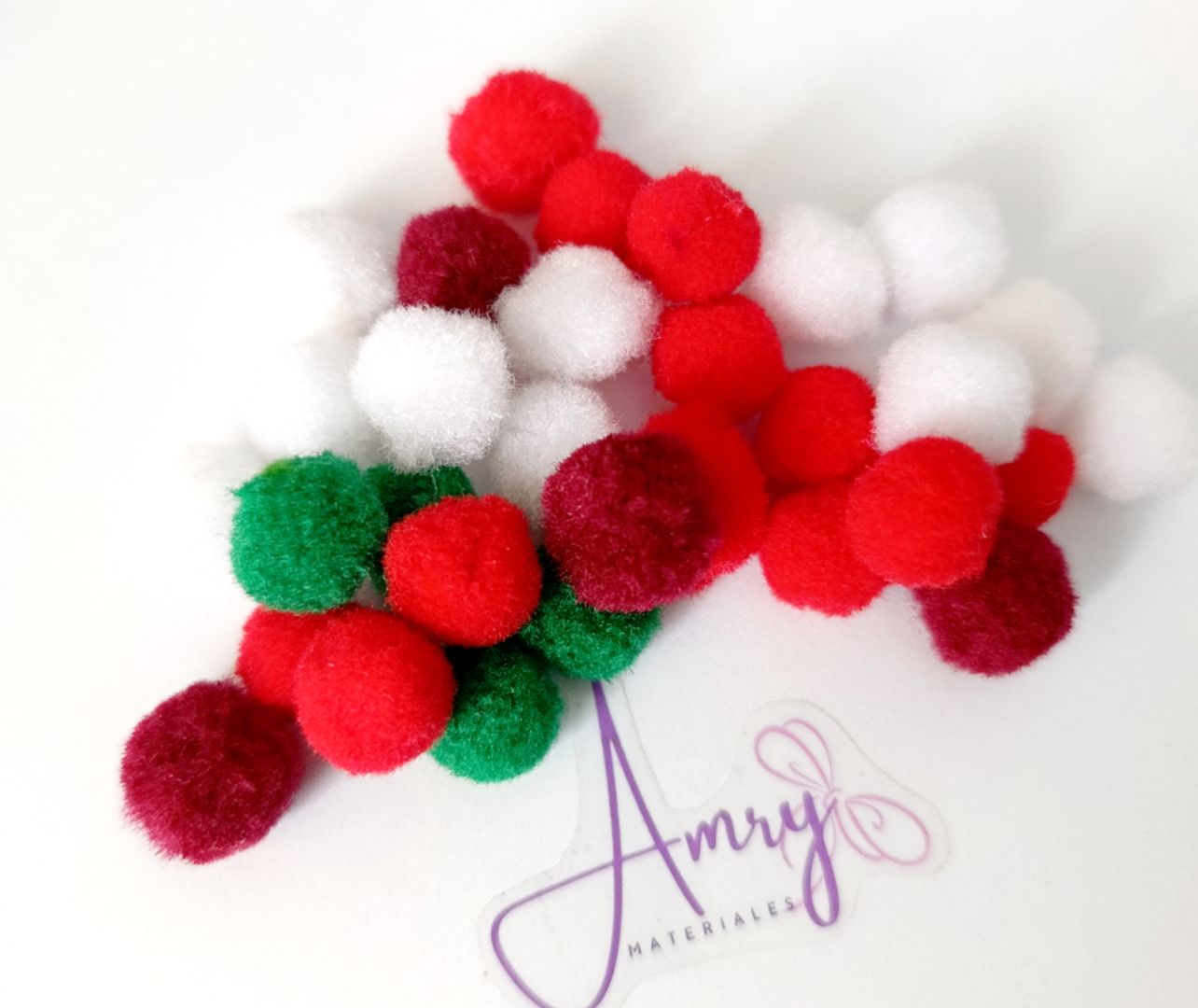 Kit 32 Pompom 1.5cm Surtidos Navidad 