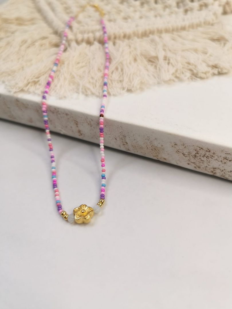 Choker mostacilla checa