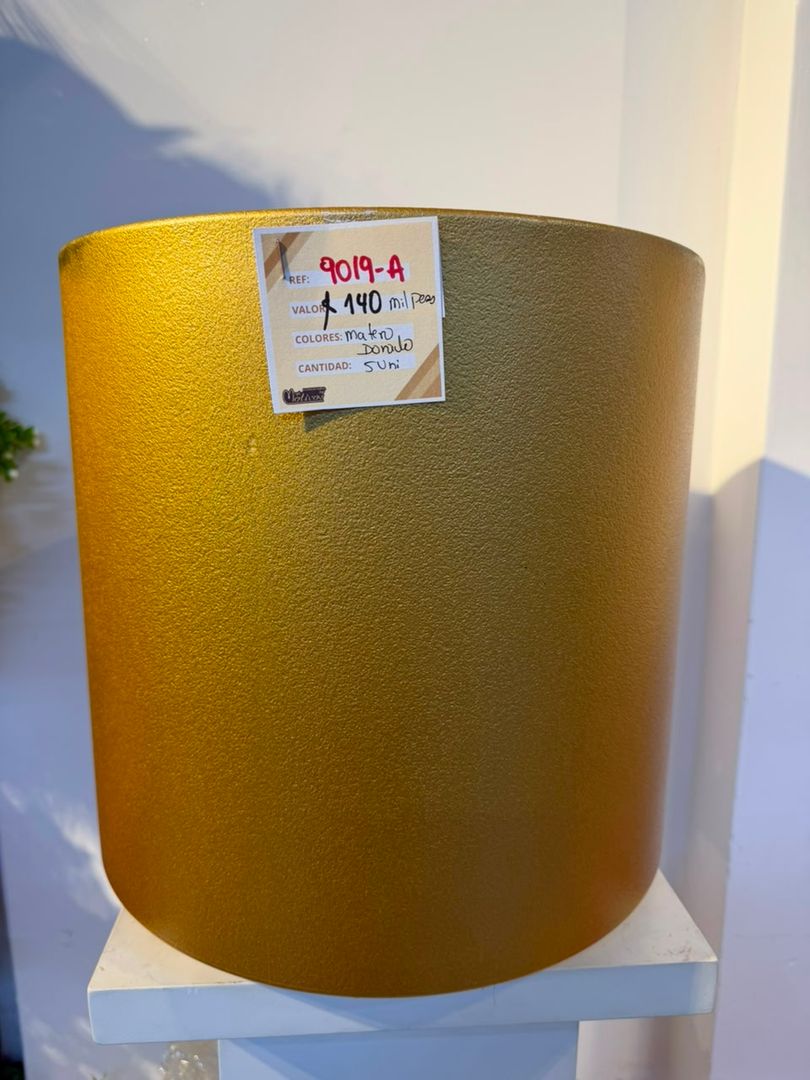 MATERO DORADO CILINDRICO