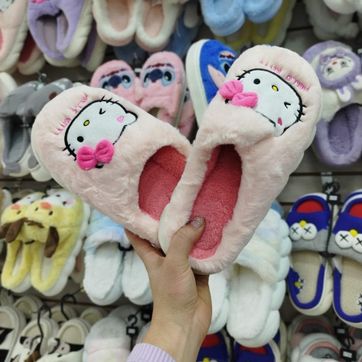 Imagen del producto PANTUFLAS HELLO KITTY ROSADO