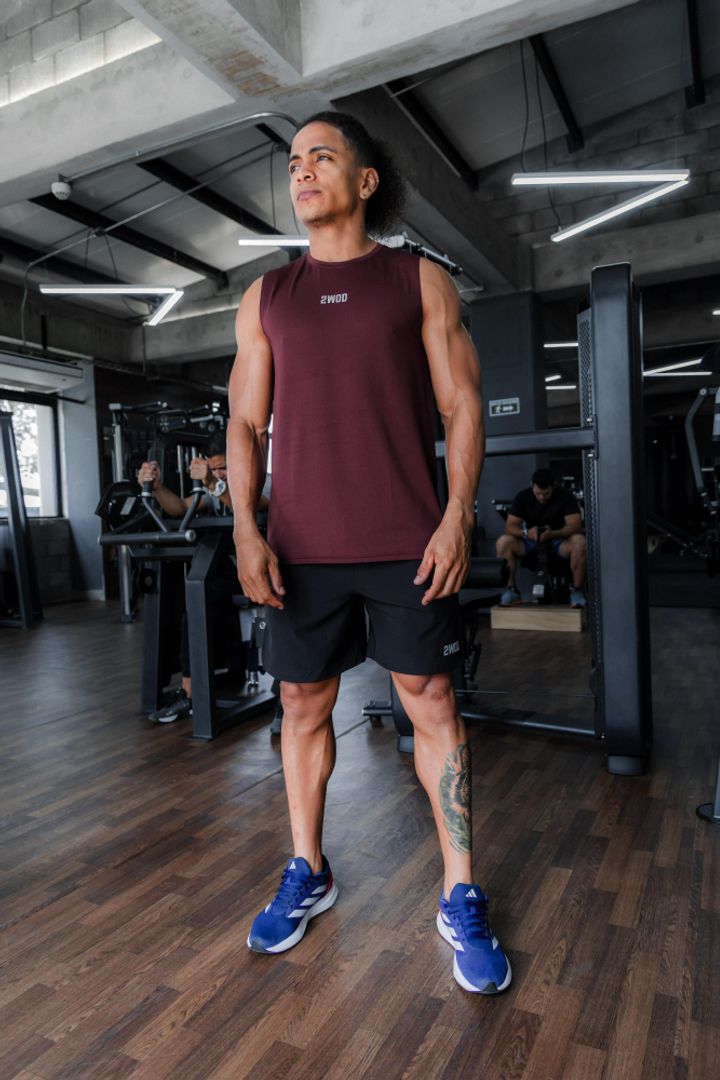 SET MEN CAMISILLA VINO + PANTALONETA NEGRA