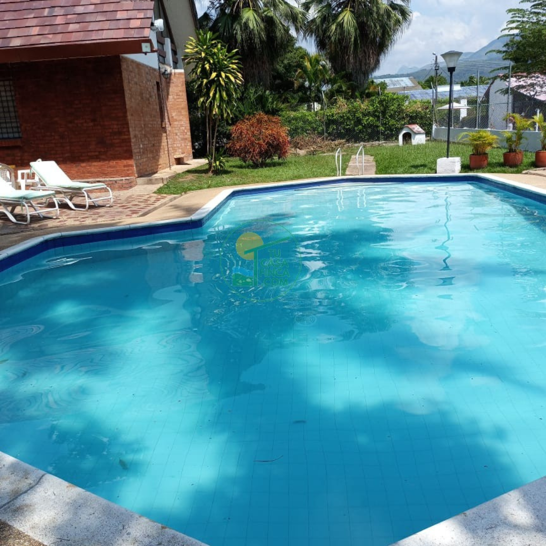 MELGAR |10|12 PERSONAS