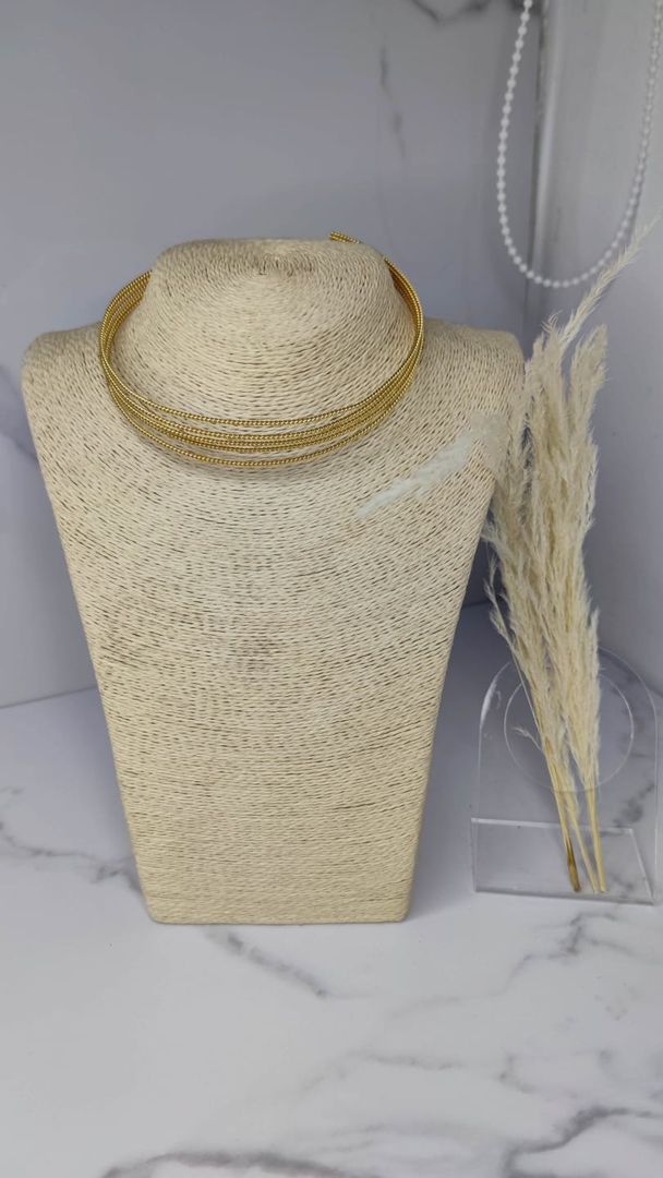 Gargantilla en bronce con baño de oro 