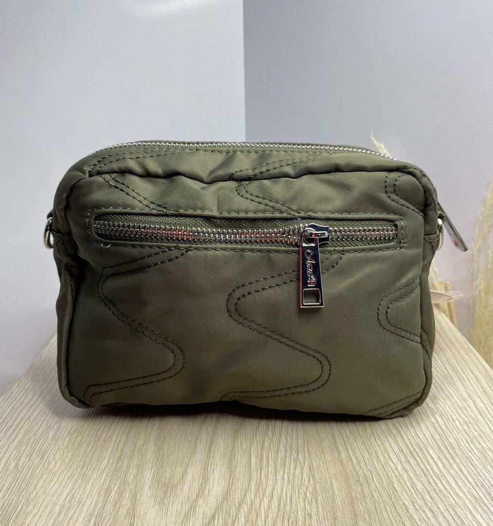Bolso verde militar, beige, gris y negro 