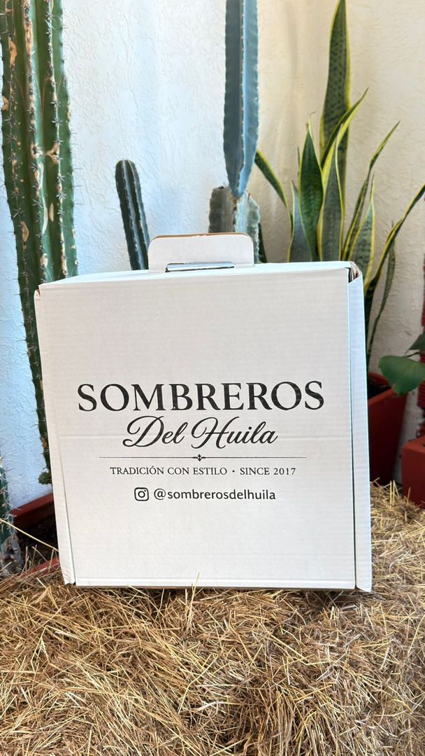 CAJA PARA EMPAQUE Y CUIDADO DE SOMBRERO