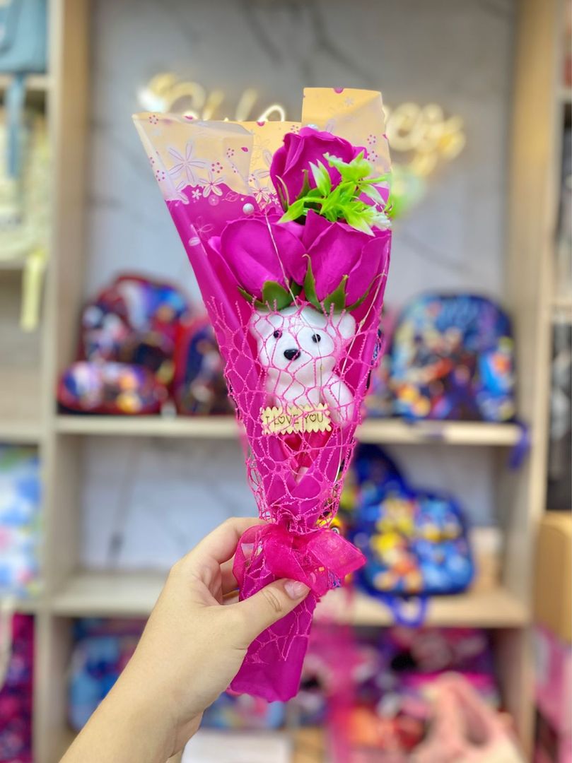 RAMO CON OSITO Y ROSAS