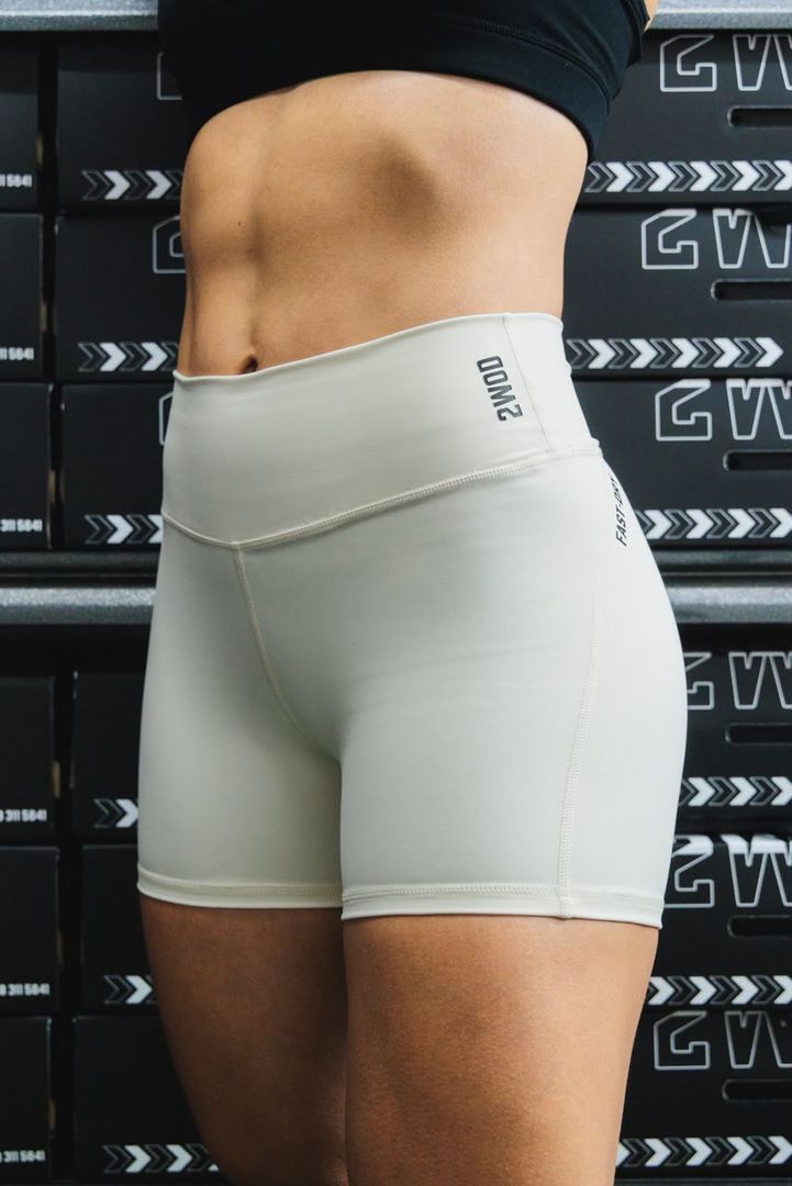 SHORT CLASICO SKY IVORY