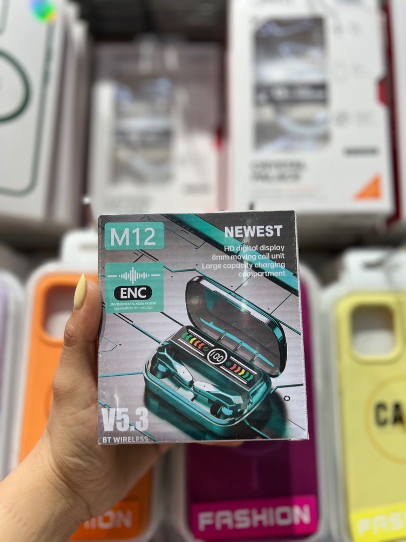 AUDÍFONOS M12