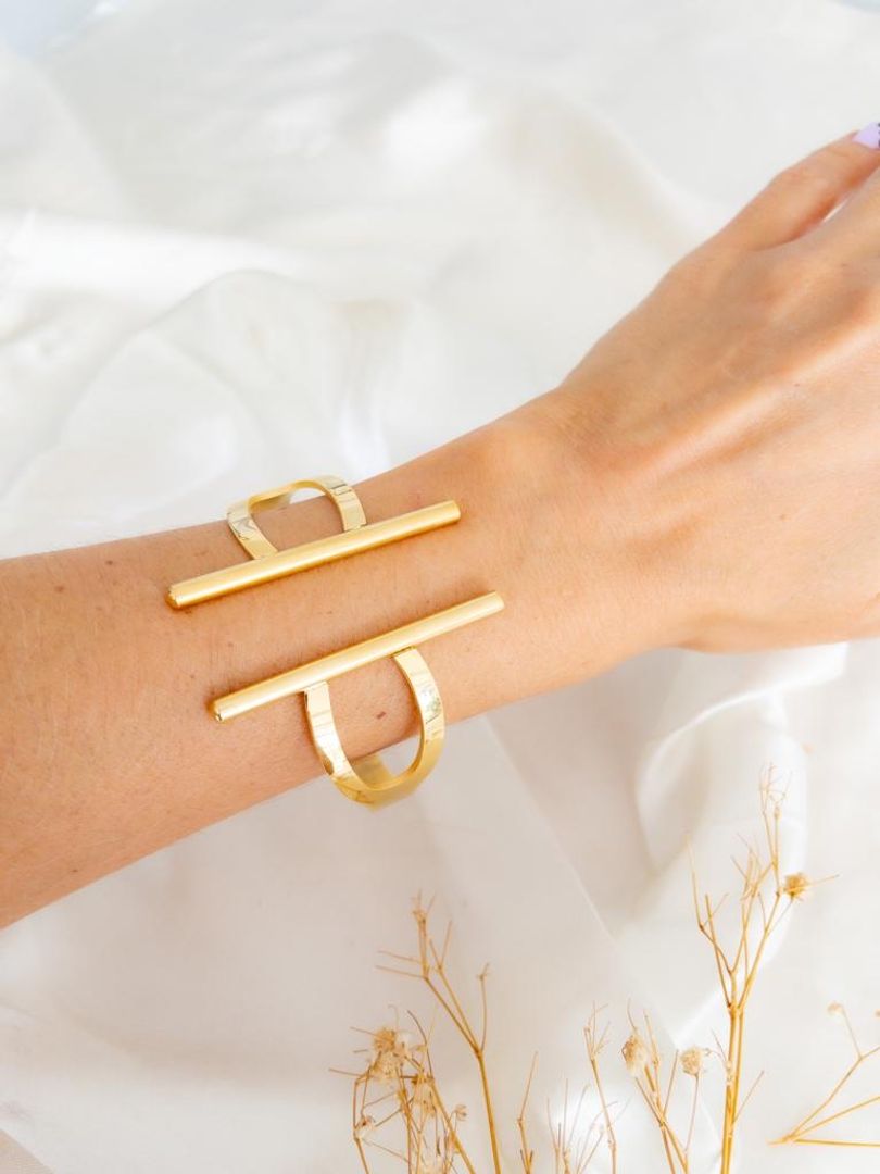 Brazalete lineas verticales 