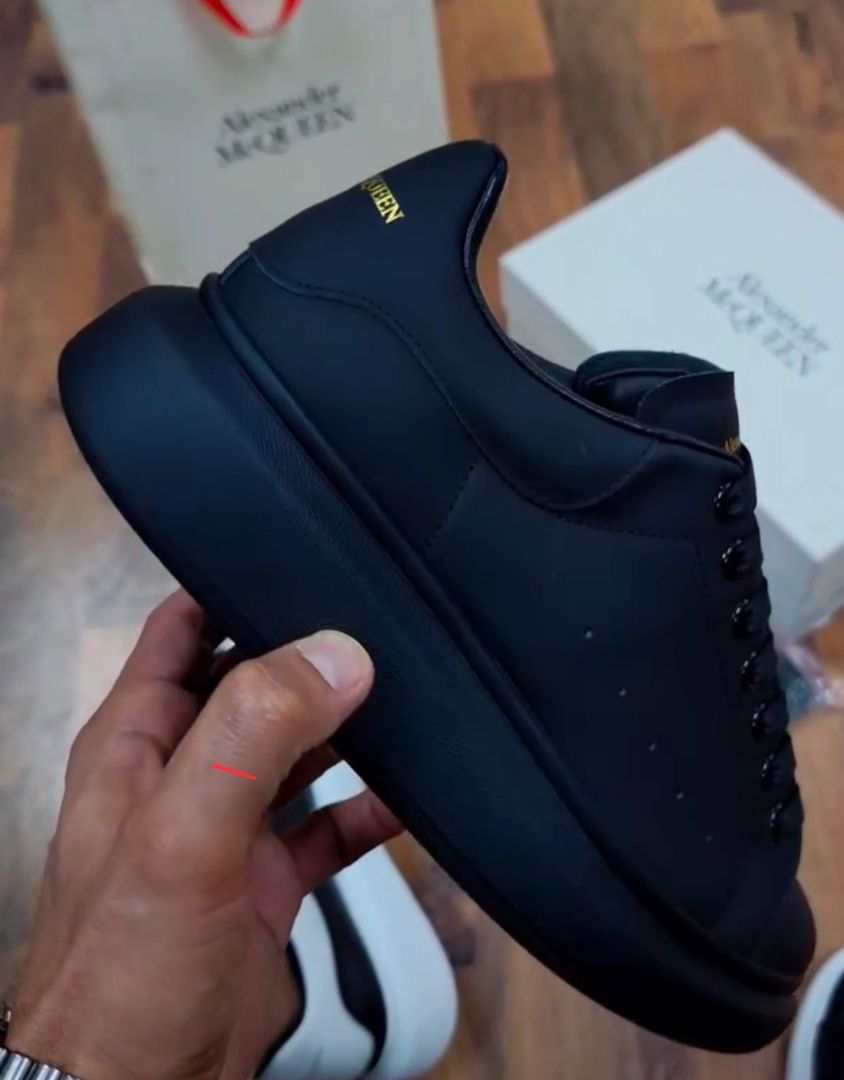 Alexander Mcqueen Negro Total 