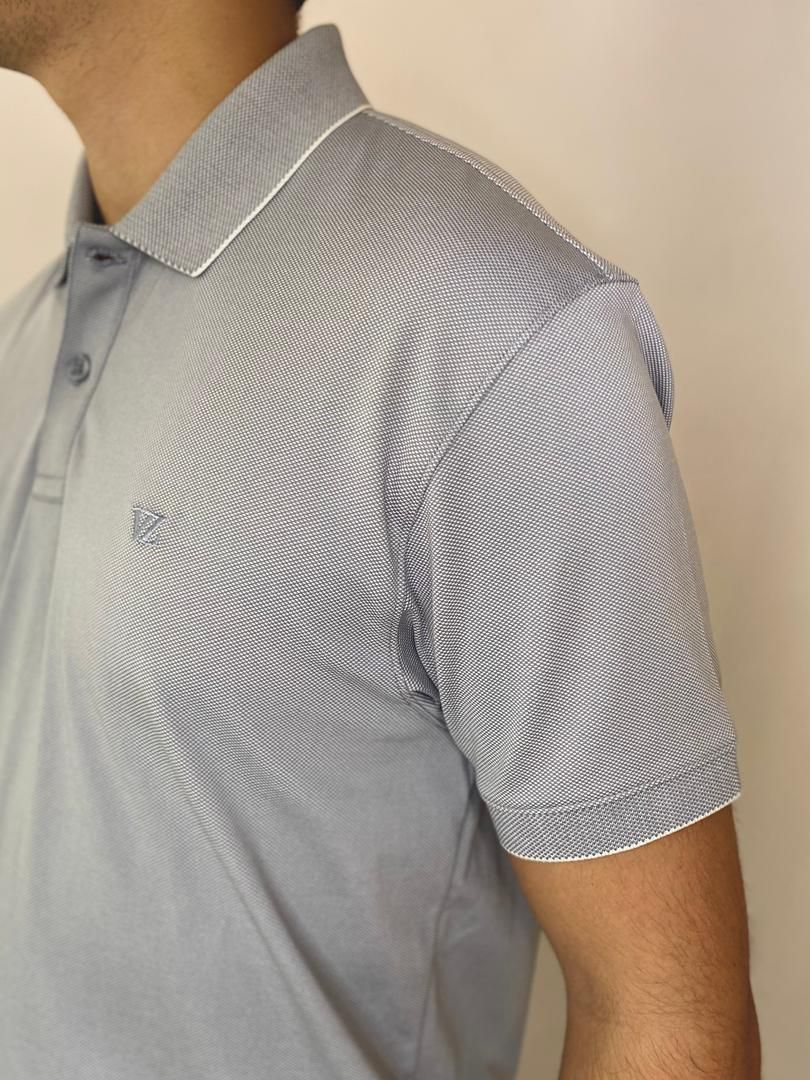 POLO CON TEXTURA SOLAN VELEZ - AZUL