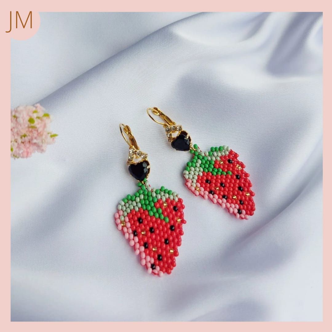 Aretes Mostacilla Checa Fresas 