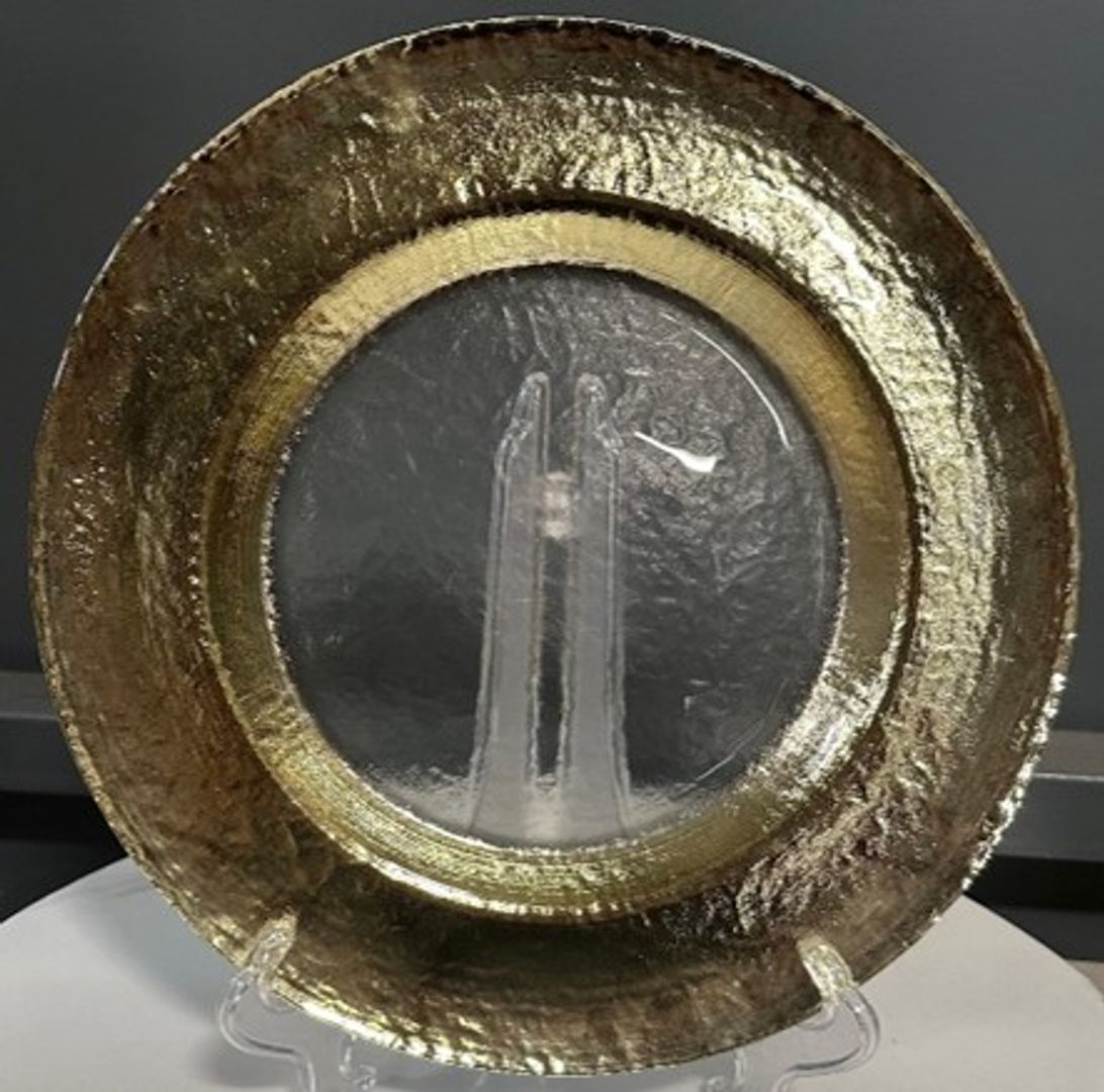 PLATO BAJO TRANSPARENTE FILO DORADO EN CRISTAL