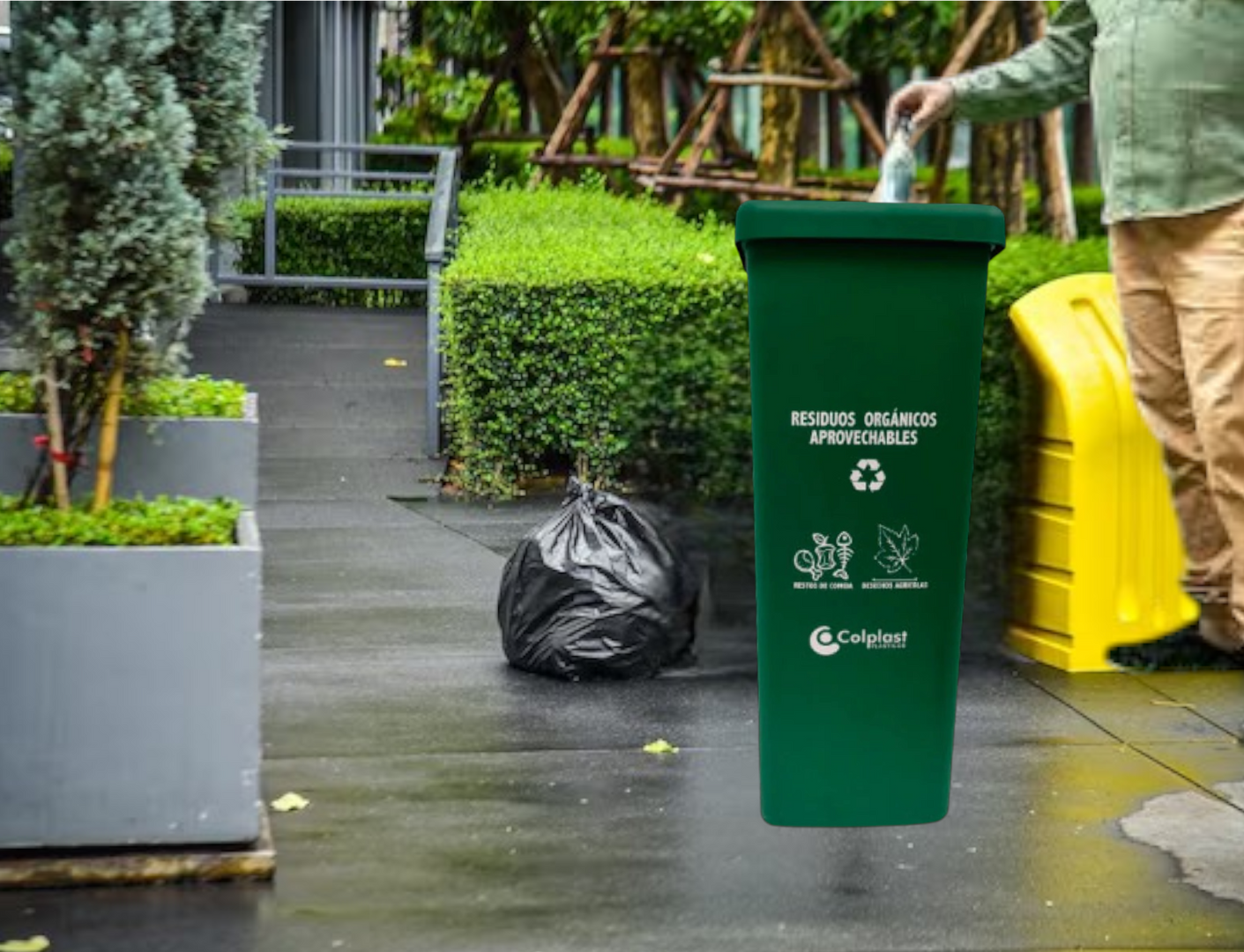 PAPELERA 55 LTS TAPA PLANA VERDE-CLP