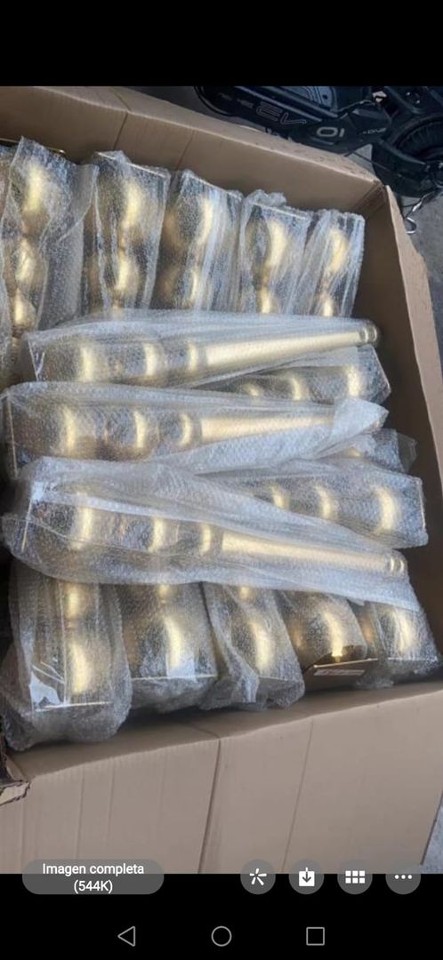 PATAS DE MESA DORADAS.