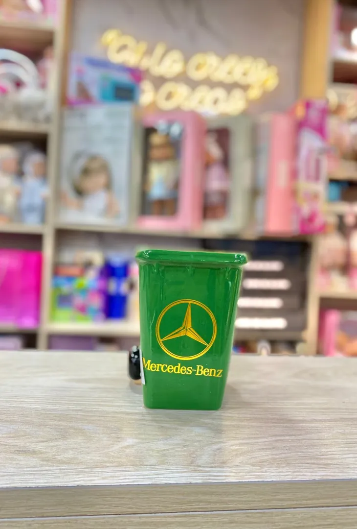 TAZA MERCEDES-BENZ CON RUEDAS 