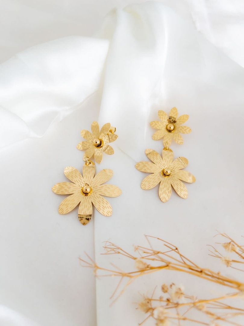 Arete doble flores puntas 