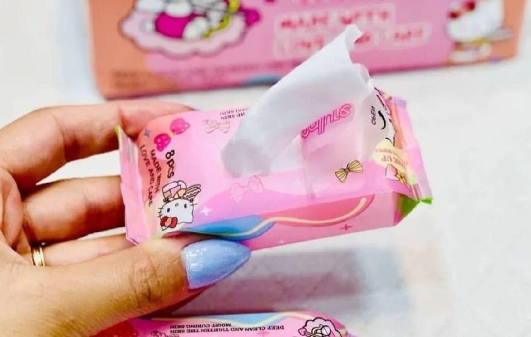 316A- TOALLITAS MINI HELLO KITTY