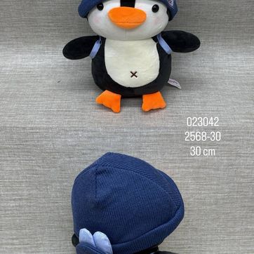 Imagen del producto PINGUINO CON GORRO Y BOLSO 30 CM