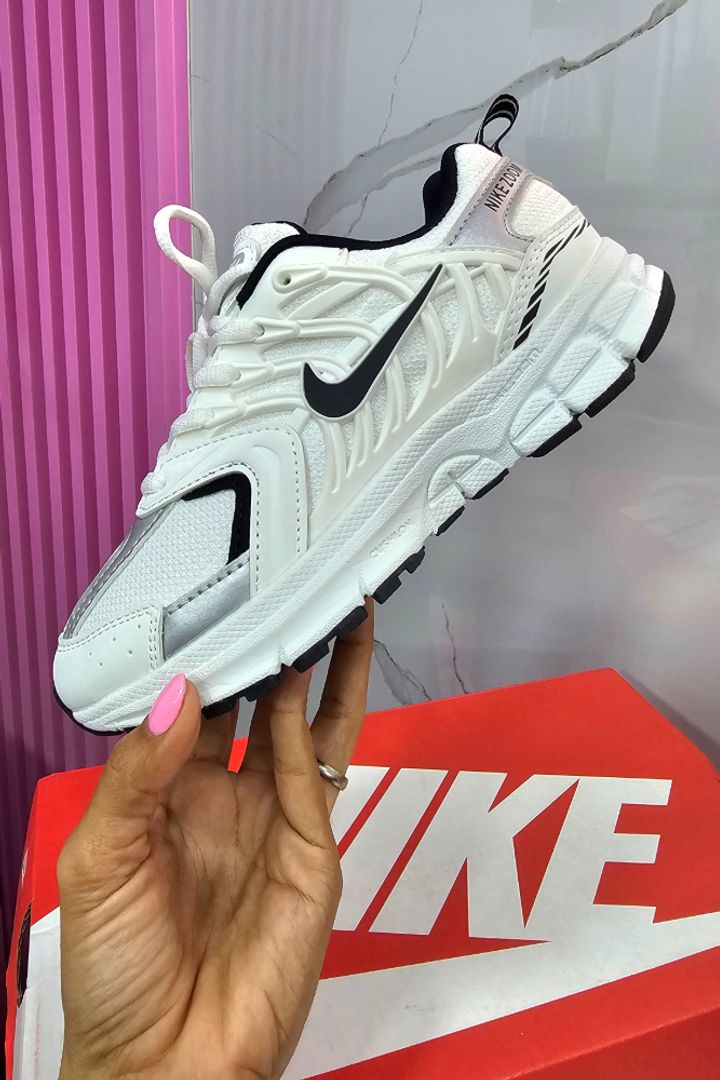 NIKE ZOOM