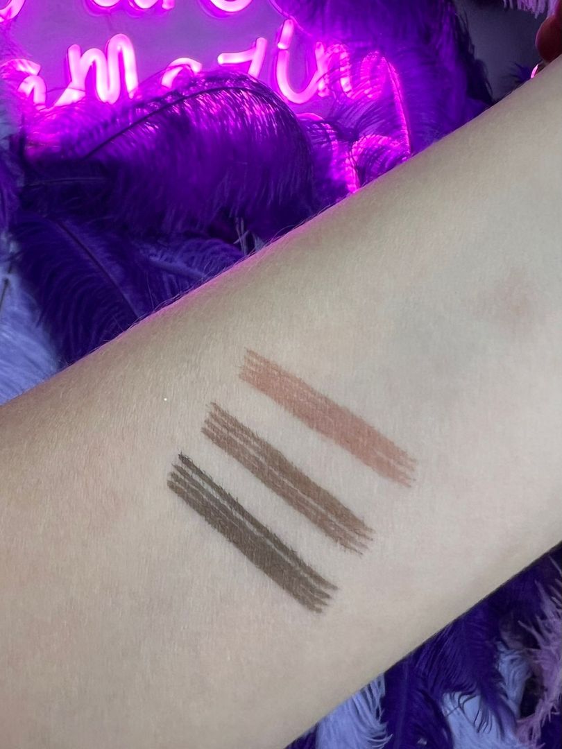 LAPIZ DE CEJAS MICROBLANDIG KISS BEAUTY
