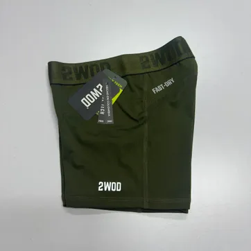 SHORT CLASICO NK VERDE MILITAR - imagen 1