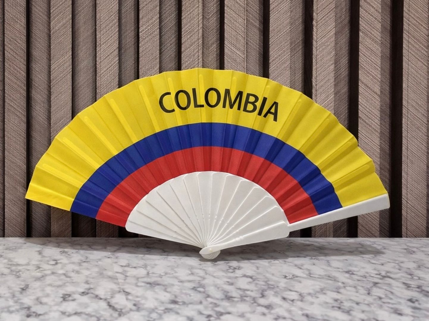 ABANICO COLOMBIA 23 x 42,5 CM