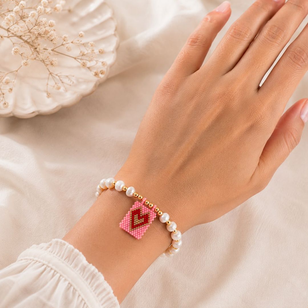  Miyuki Perlenarmband Rosa mit rotem Herz