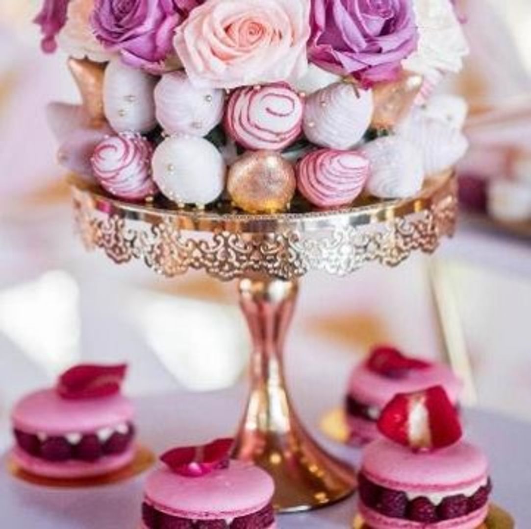 Set de tres bases en metal color dorado con espejo