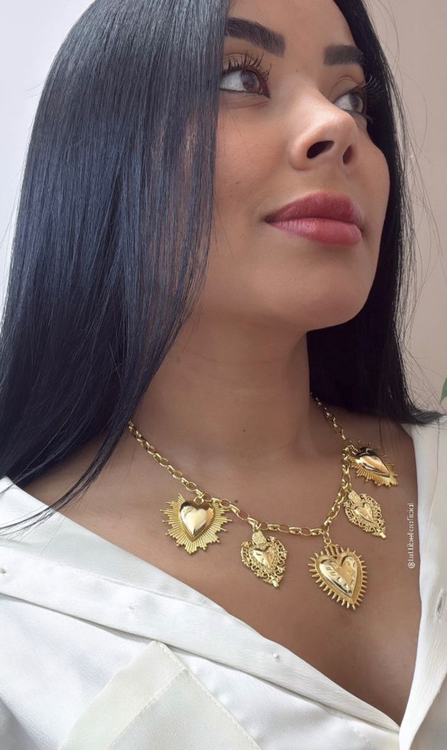 COLLAR CORAZON DORADOS