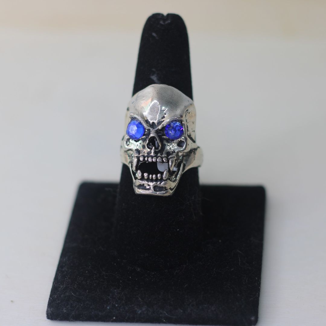 CALAVERA OJOS AZULES